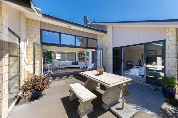94 The Drive Paraparaumu Beach_12