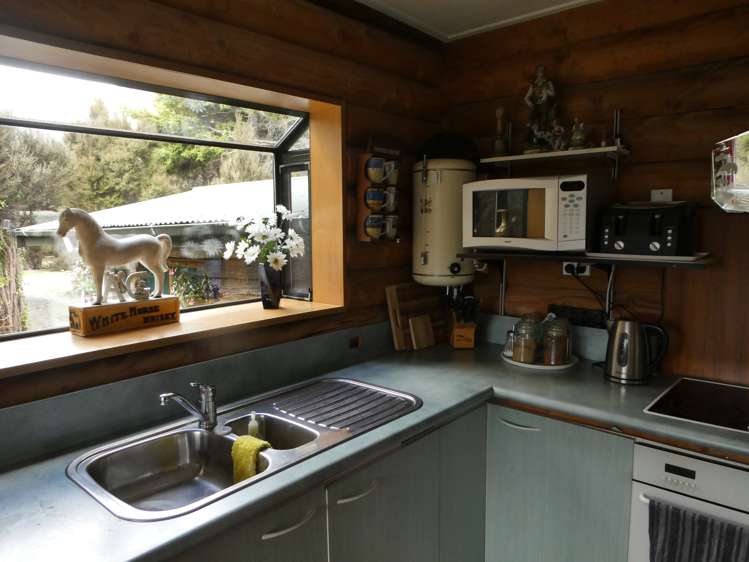 34 Magdalen Valley Road Lewis Pass_5