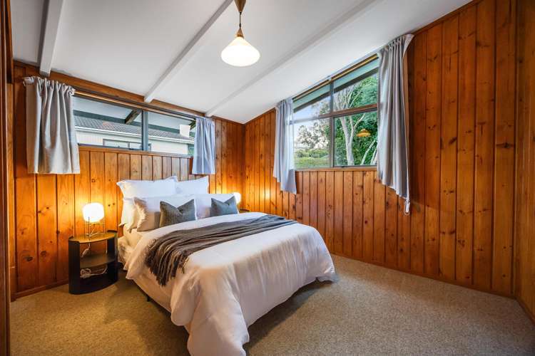 53 John Dee Crescent Red Beach_8