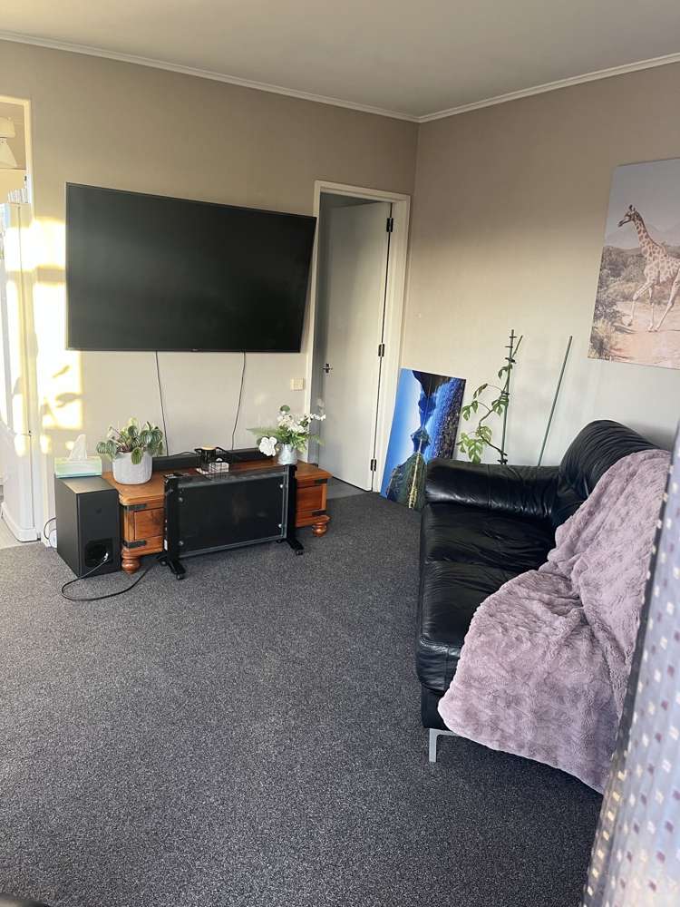 6 Kitchener Square Highfield_19