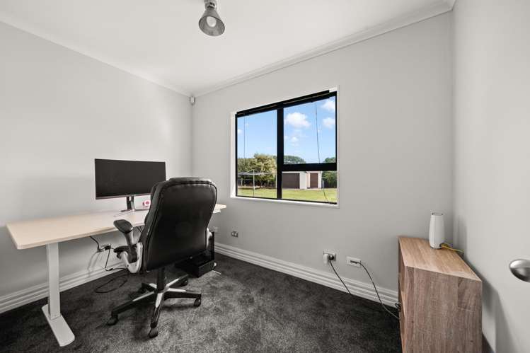 38 Portland Road Carterton_16