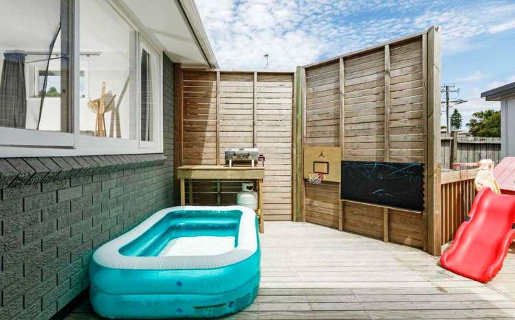 1/25 Fairclough Road Beach Haven_18