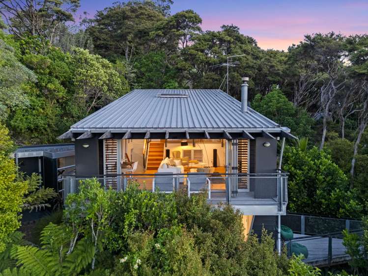 61 Victoria Road South Onetangi_30