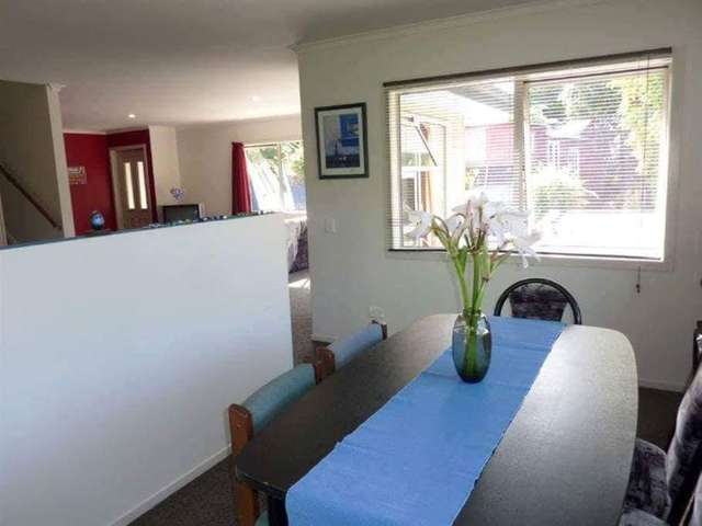 2 Chamberlain Street Waimangaroa_2