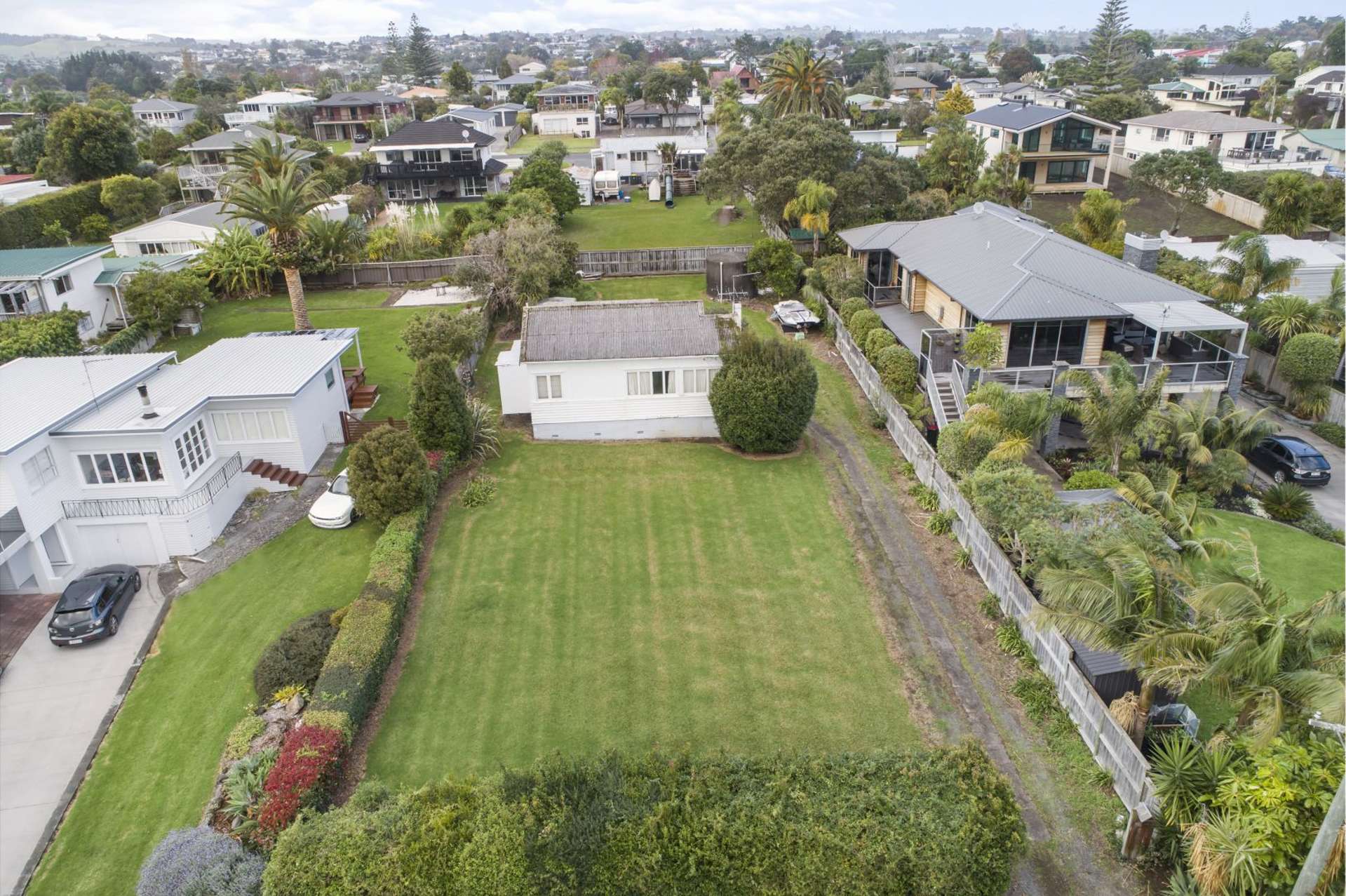 14 Ealing Crescent Beachlands_0