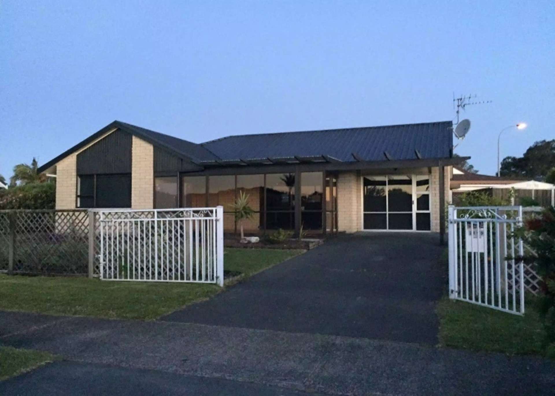 2/99 Riverside Road Orewa_0