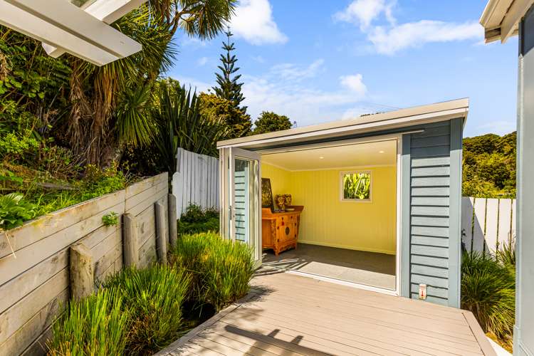 18 Foster Avenue Huia_14