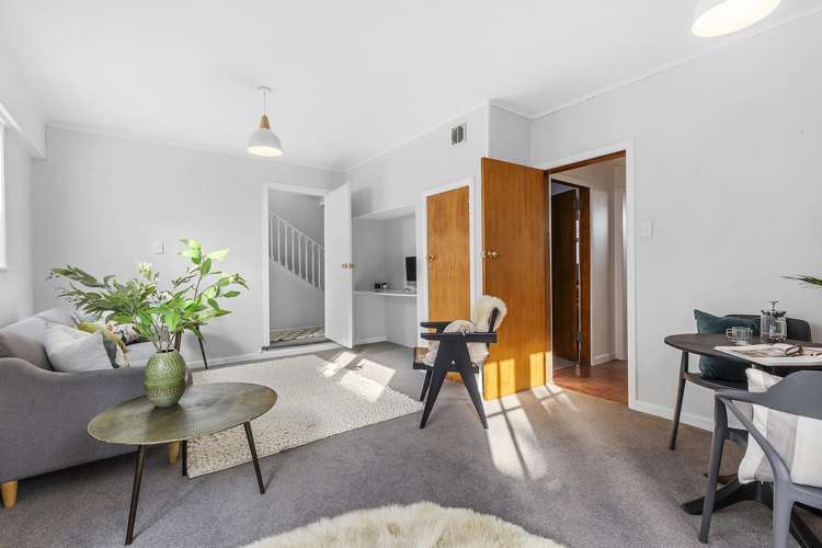 8 Friend Street Karori_19