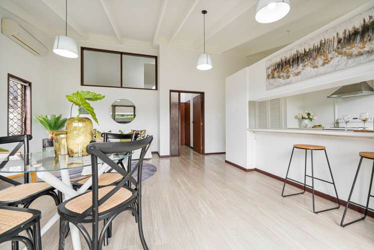 2/35 Swanson Road Henderson_5