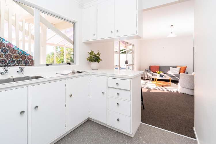 11 Selkirk Way Karori_12