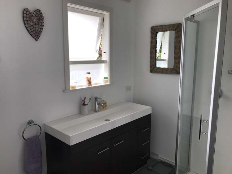 7 Dolbear Street Titirangi_9