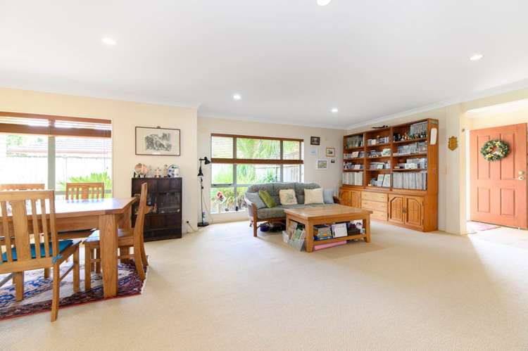 1 Mary Forgham Drive Greenhithe_21