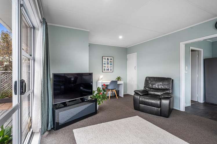188A Kawai Street South_4