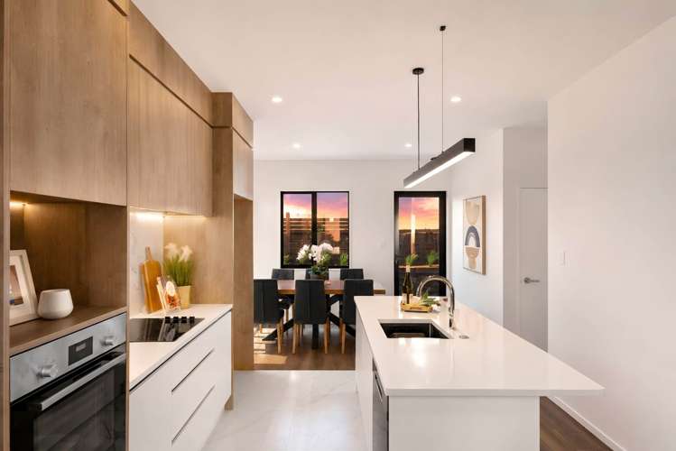 17 Greenbrier Street Westgate_4