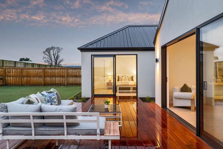 16 Greenslade Drive Lincoln_11