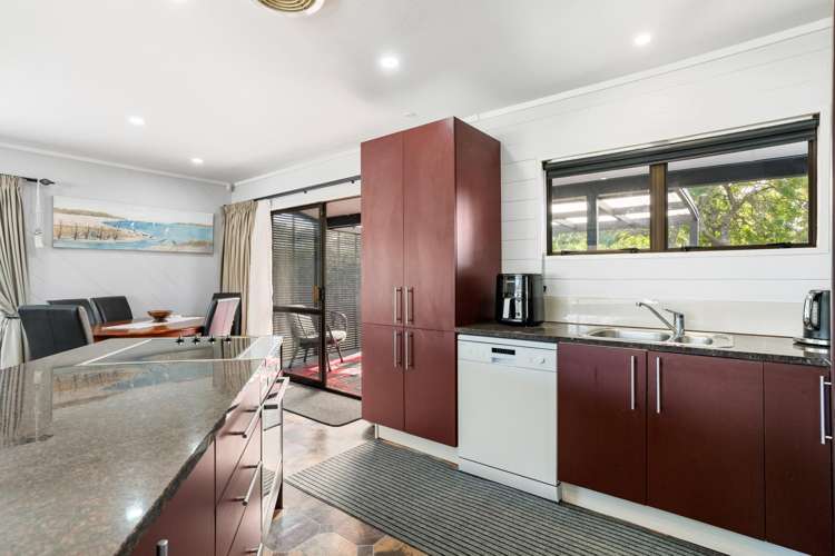 231 Linton Crescent Whangamata_11