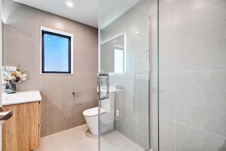 14&16 Woodford Ave Henderson_14
