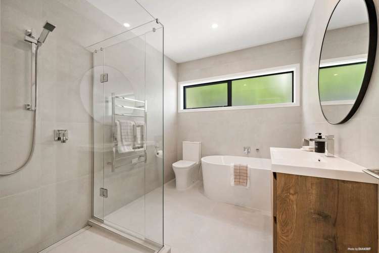 2/56 Woodlands Crescent Browns Bay_16