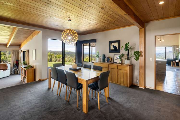 8 Tiwarawara Lane Puketotara_17