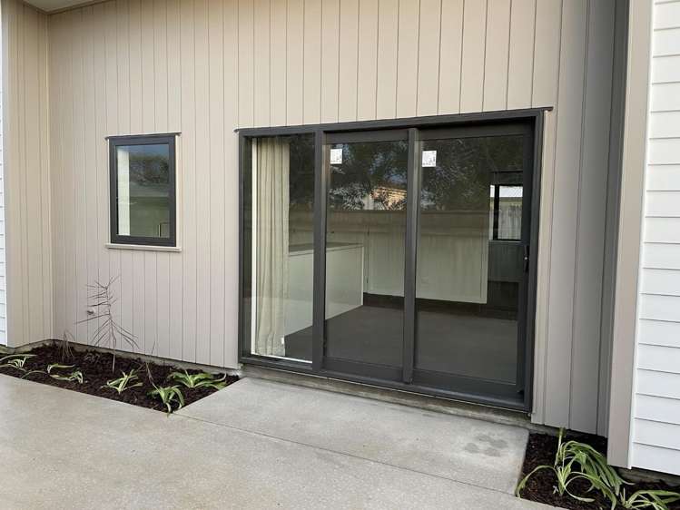 8A Worcestor Street West End_11