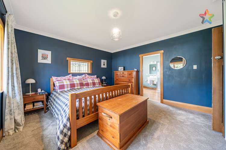 18 Riddiford Street Woburn_11