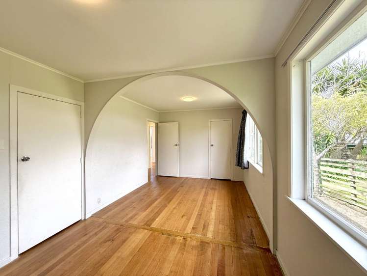 26 Tiroroa Avenue Te Atatu South_9