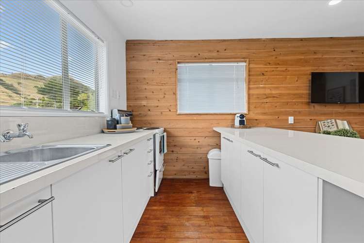 24 Rauparaha Street Marokopa_9