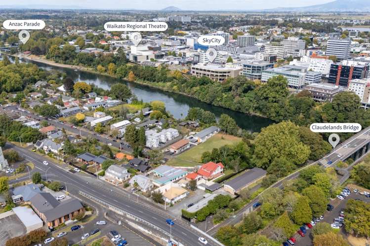 169 River Road Hamilton East_23