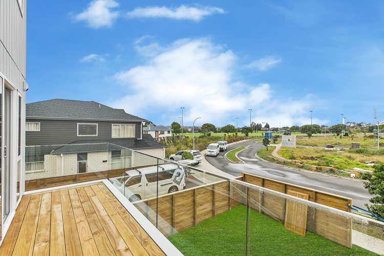 71 Bordeaux Parade Te Atatu South_9