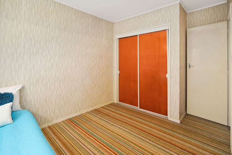 8 Cornwall Place Stoke_16