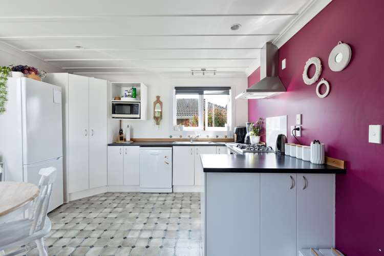 391 Dey Street Hamilton East_12