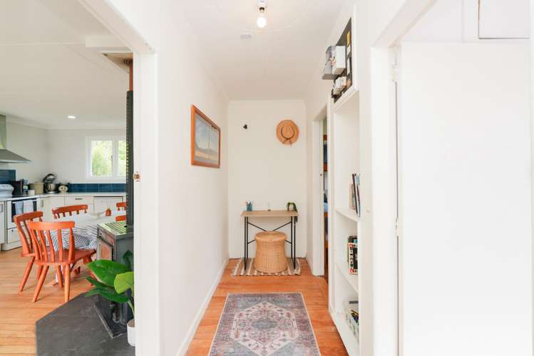 131 Black Road Otatara_10