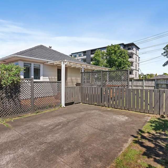Two Bedroom Home In The Heart Of Onehunga