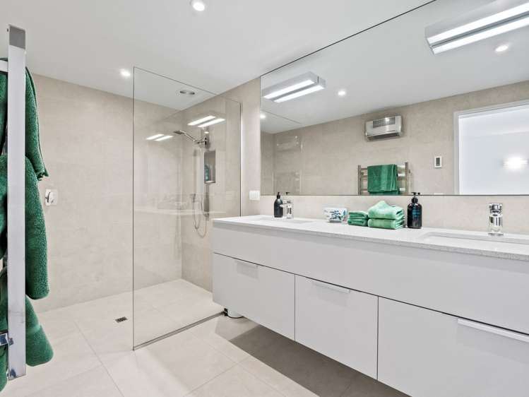 544 Peninsula Road Kelvin Heights_14