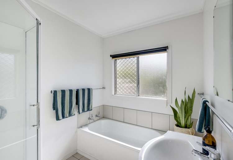 2/166 Gloucester Street Greenmeadows_6