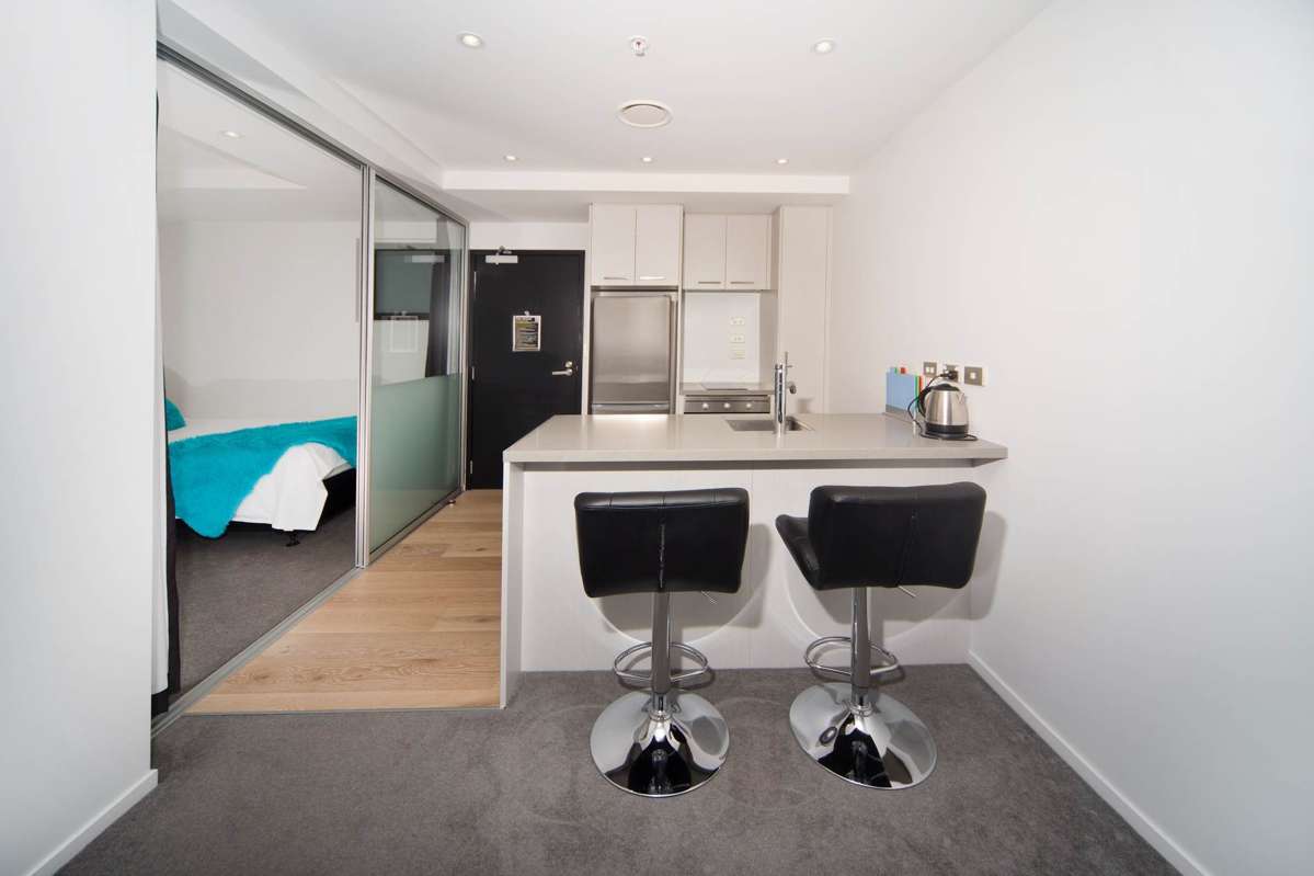 One bedroom & 1 flexi room in Queens Residence 1
