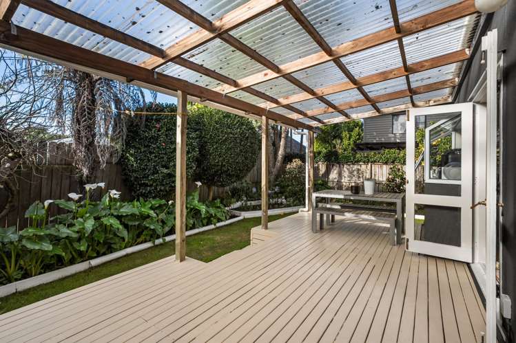 33A Invermay Avenue Three Kings_1