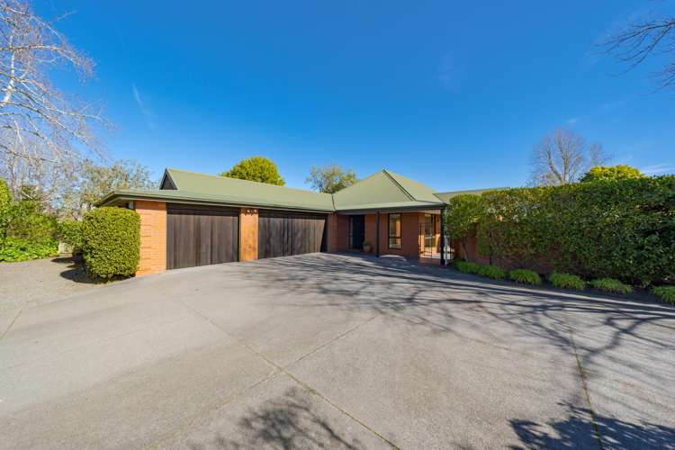 2 Springvale Gardens Harewood_19