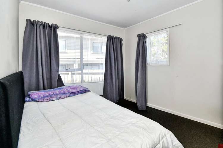 426 & 426A Roscommon Road Manurewa_16