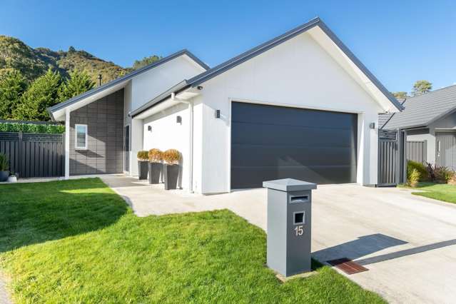 Immaculate, Easy Living – Motivated Vendors