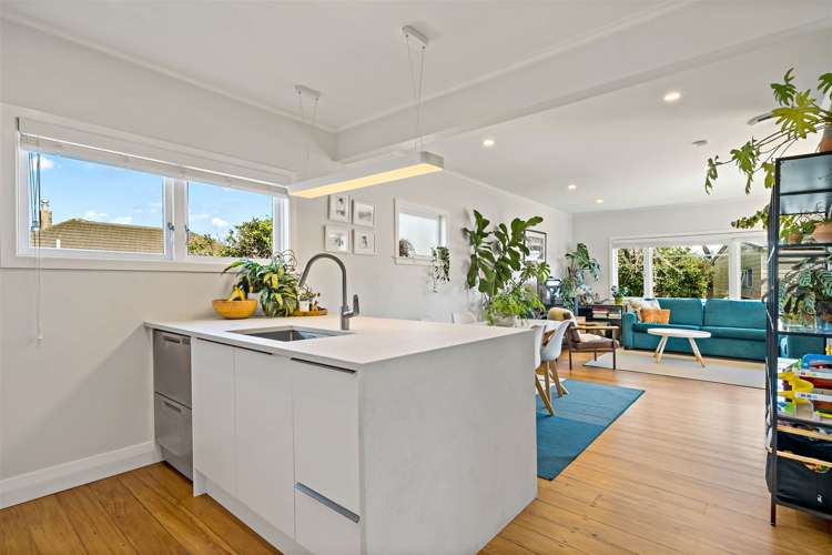 17a Clinton Avenue Te Atatu Peninsula_10