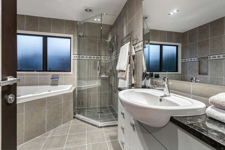 125a East Coast Road Castor Bay_12