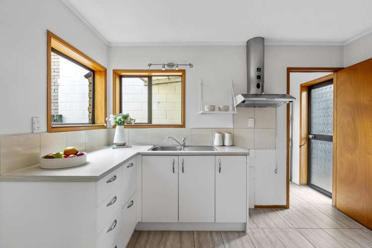 2/73 Centreway Road Orewa_5