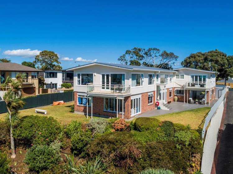 1/241 Hurstmere Road Takapuna_4