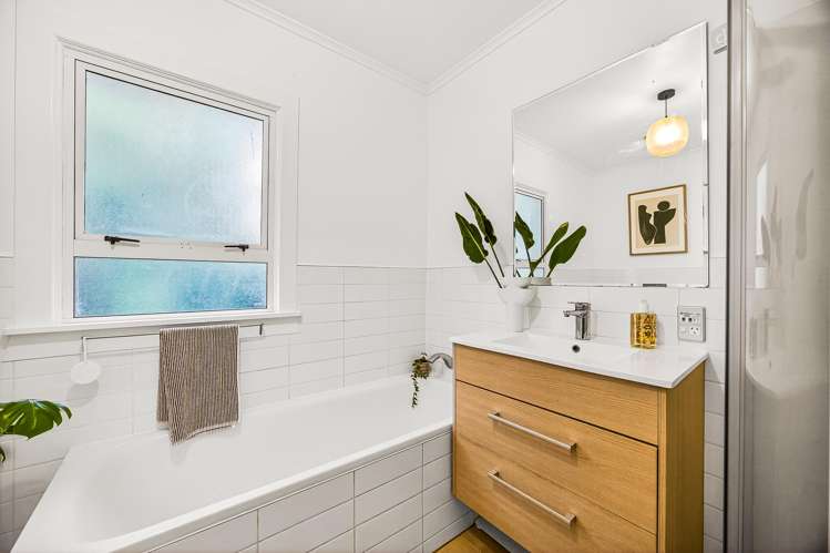 6 Walker Road Henderson Valley_13