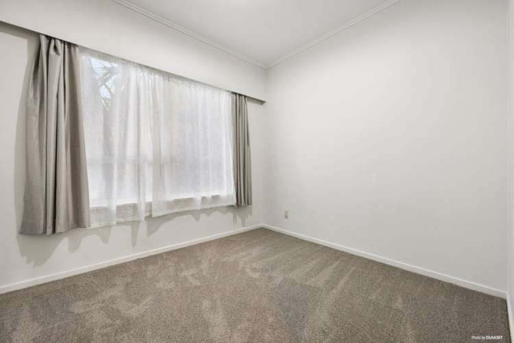 22 Doment Crescent Orewa_15