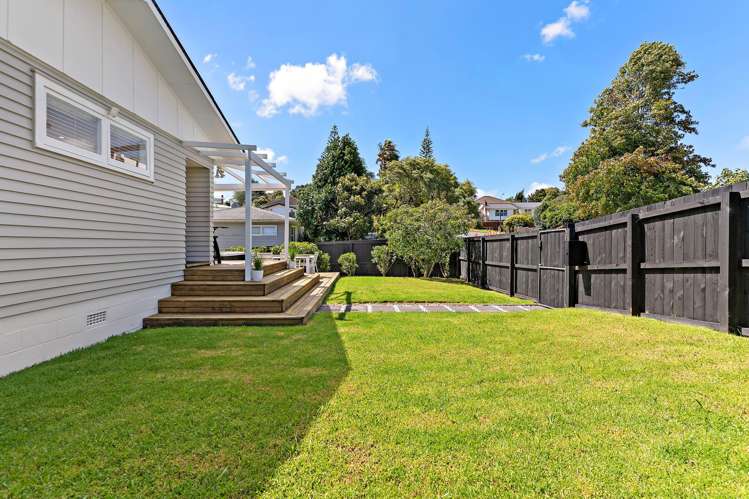 64 Blakeborough Drive Forrest Hill_12