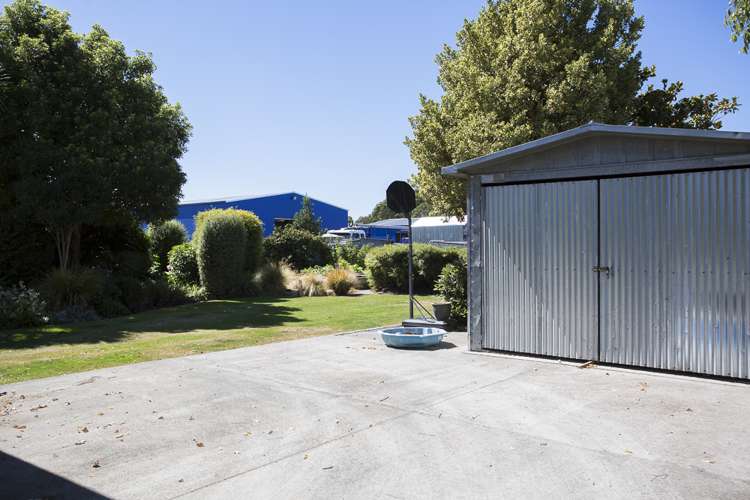 4 Pages Road Allenton_17