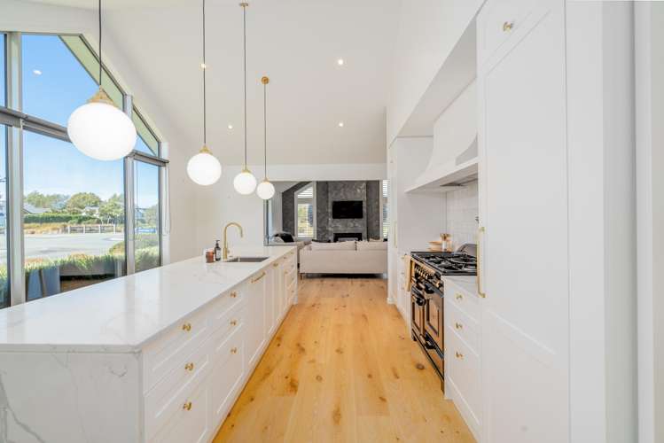 2 Waterstock Way Waitikiri_11