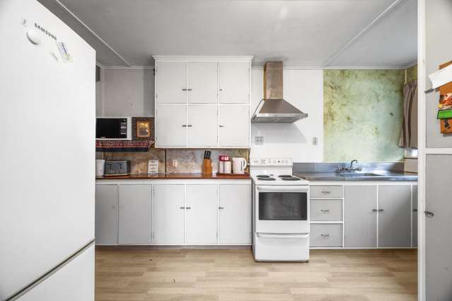 154 Clayton Road Mangakakahi_3